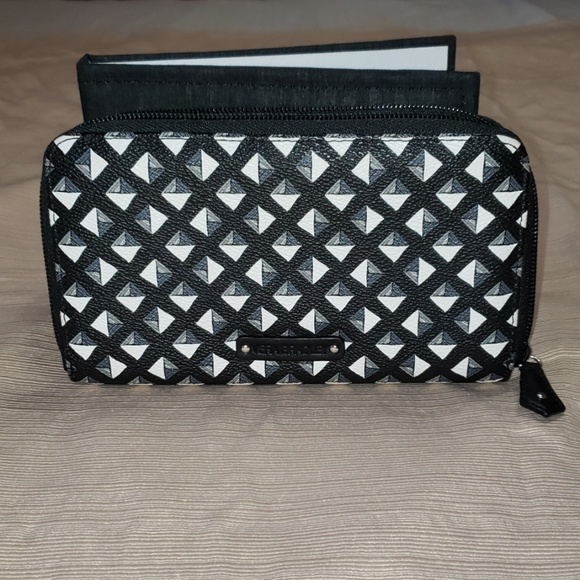 Vera Bradley Wallet - Picture 1 of 6